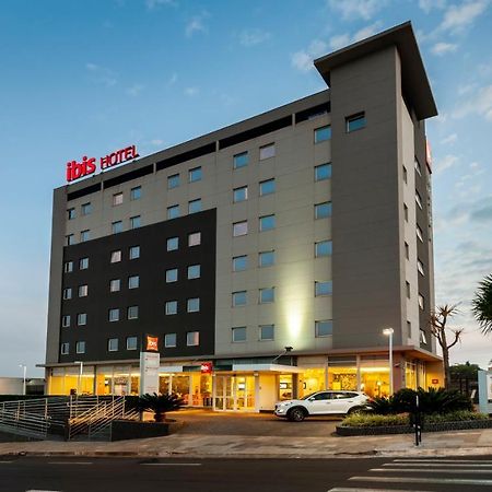 ホテル Ibis オウリニョス エクステリア 写真