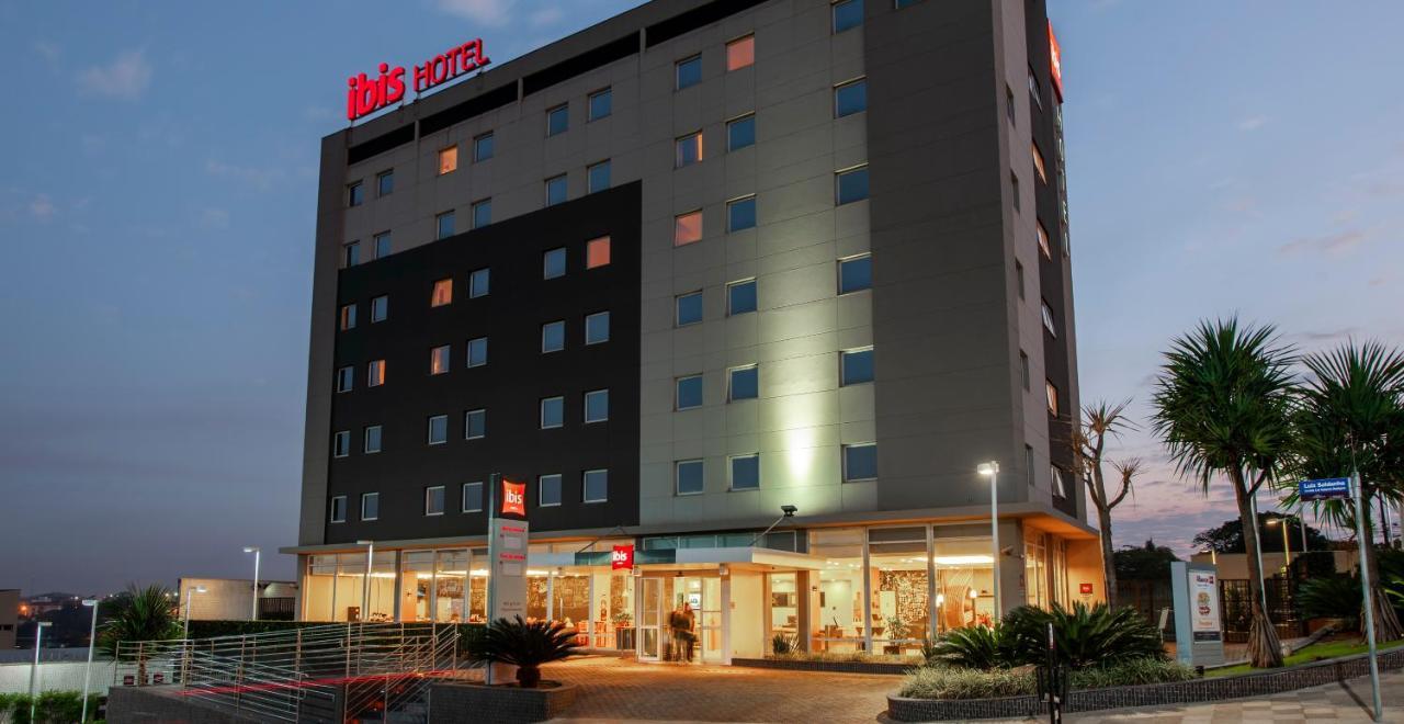 ホテル Ibis オウリニョス エクステリア 写真